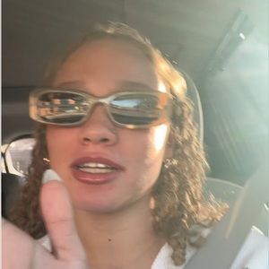 Meet your Posher, Kya